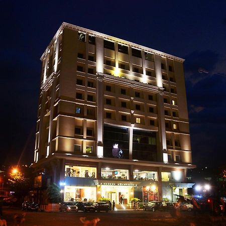 Hotel De Sovrani Calcuta Exterior foto